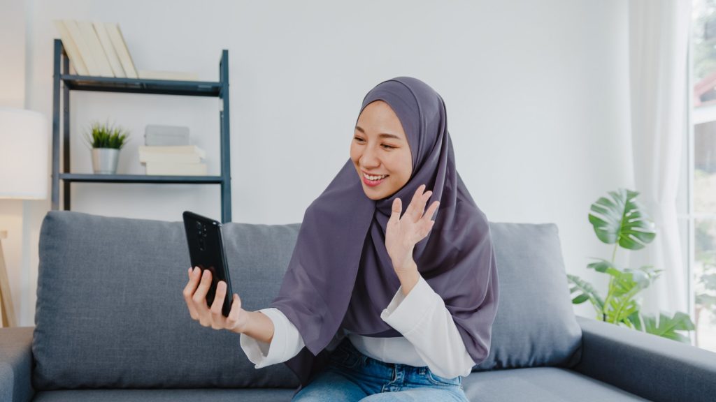 woman making a phone call